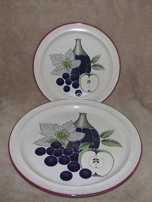 Noritake Primastone 8336 design Cobalt blue grape apples wine bottle vines plate