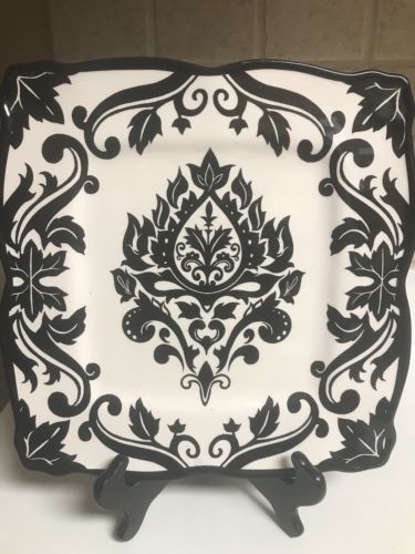 222 Fifth Damask Black & White Square Plate