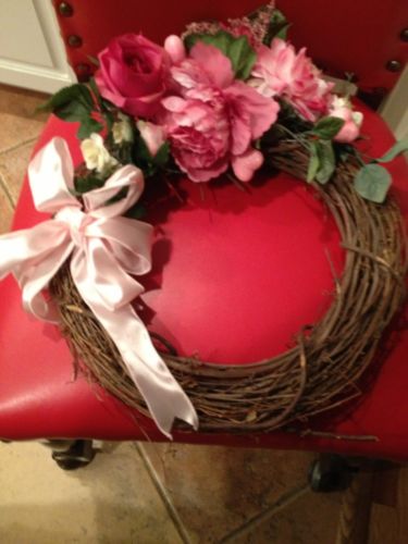Stunning  Wreath Pinks Penoy Lovely Hand Crafted