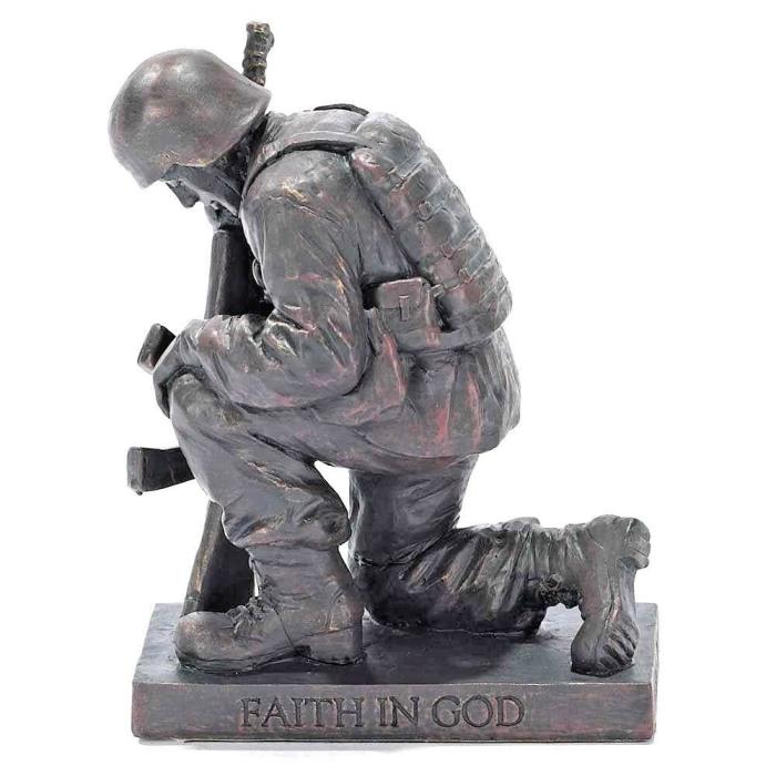 Military DICKSONS Praying SOLDIER Figurine 