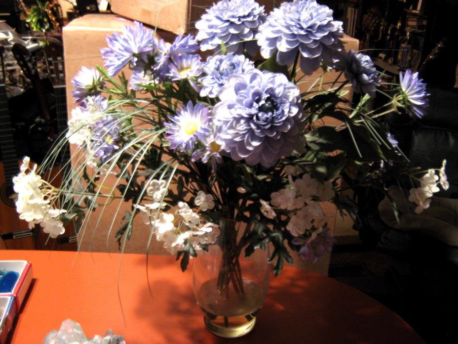 ARTIFICIAL SILK BLUE CARNATION FLOWER ARRANGEMENT w/ Glass Vase