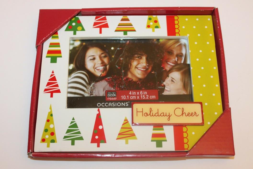 NEW Christmas Photo Picture Frame Holiday Cheer Family Friends Trees Red Green