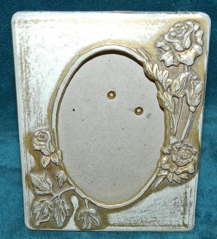 ADORABLE SMALL PICTURE PHOTO FRAME!!! OFF WHITE & GOLD WITH ROSES!! NO GLASS