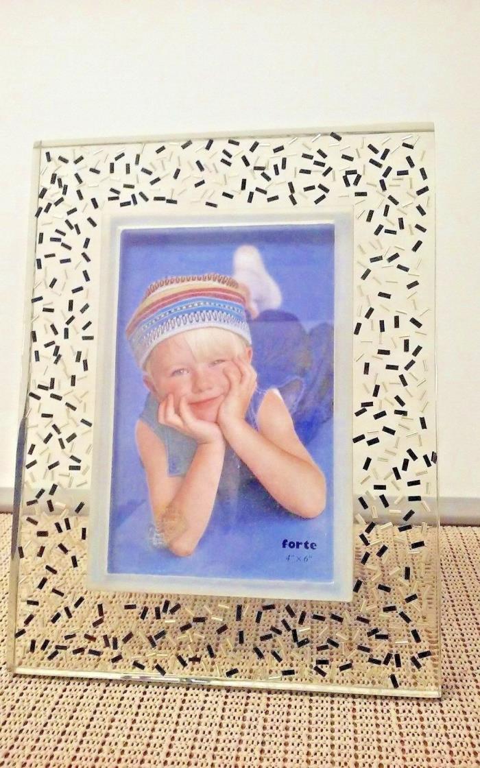 Black and silver bead 4x6 photo frame by Forte