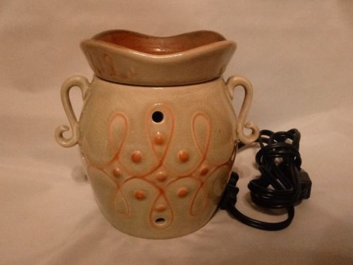 Discontinued Scentsy Warmer BLYNKEN - RARE!! New Bulb