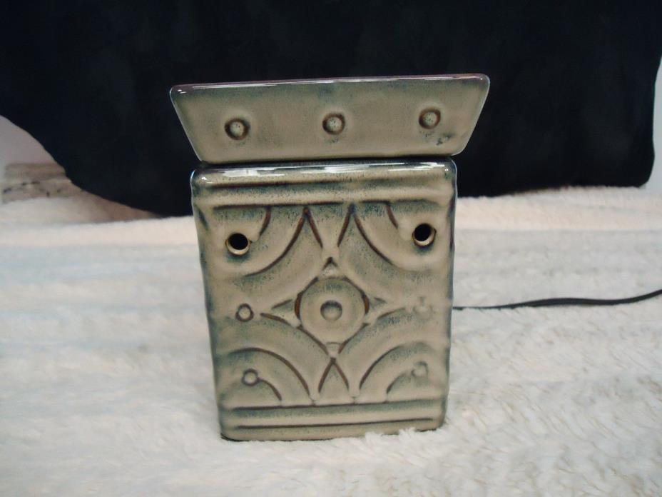 SCENTSY ELECTRIC WAX WARMER WITH GRANITE LOOK SWIRL DESIGN MODEL DSW-LENO