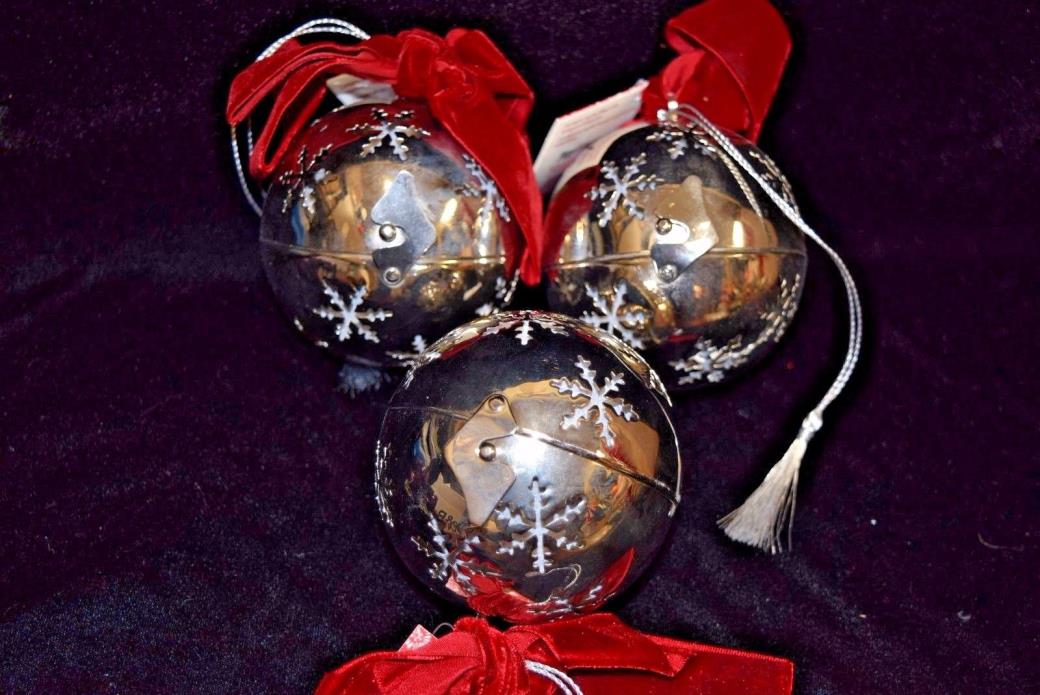 NEW Pier 1 One Silver Pomander Snowflake Potpourri Ball Christmas Ornament Balsa