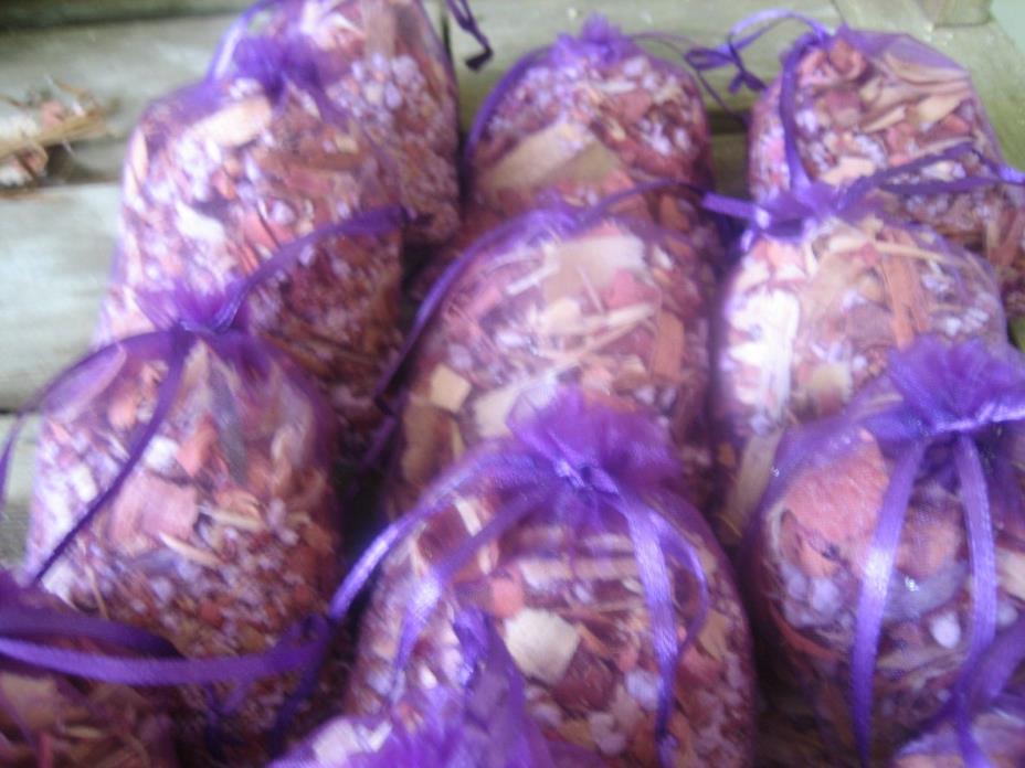 Set of 24 Cedar & Lavender Sachets in Purple Organza Bags