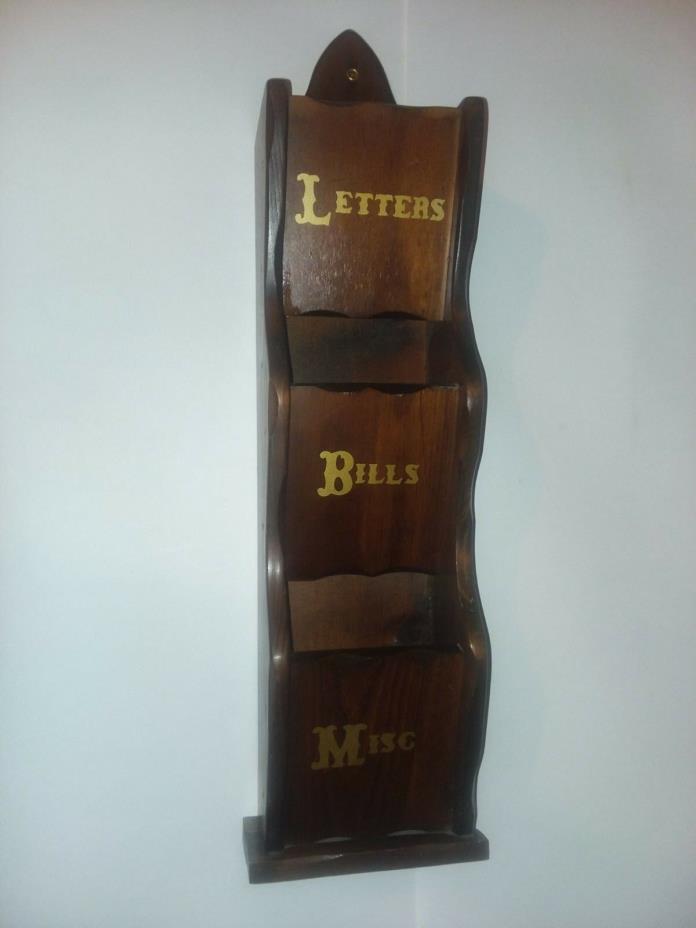 VTG 70's WOOD MAIL BOX BILL/LETTER WOODEN HOLDER RACK STAND WALL MOUNT 22
