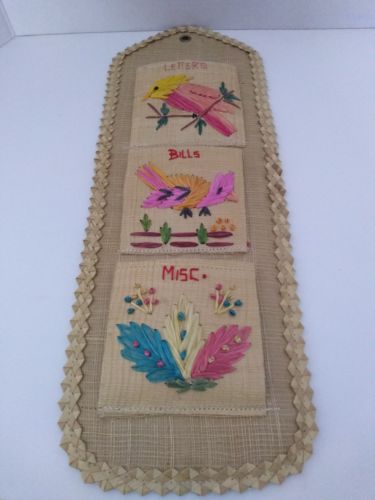 VTG Bird Design Woven Straw Wicker Letter Bill Holder Wall Hanging