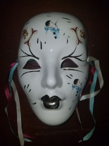 Mardi Gras. Oriental Porcelain Face Mask. Wall hanging. Great condition.
