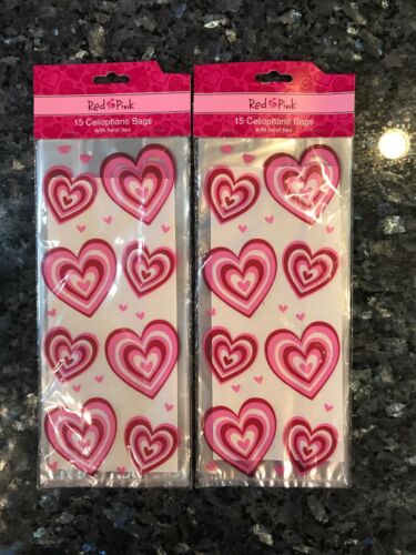 CVS 30 COUNT CELLOPHANE BAGS WITH TWIST TIES (CLEAR WITH HEARTS VALENTINE'S)