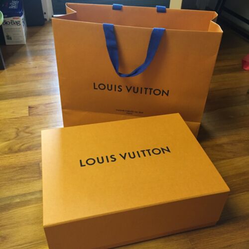 LOUIS VUITTON Magnetic Gift Box And Shopping Bag