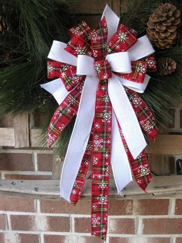 CHRISTMAS SNOWFLAKE PLAID WIRED BOW WREATH SWAG GARLAND MAIL BOX FENCE POST # 40