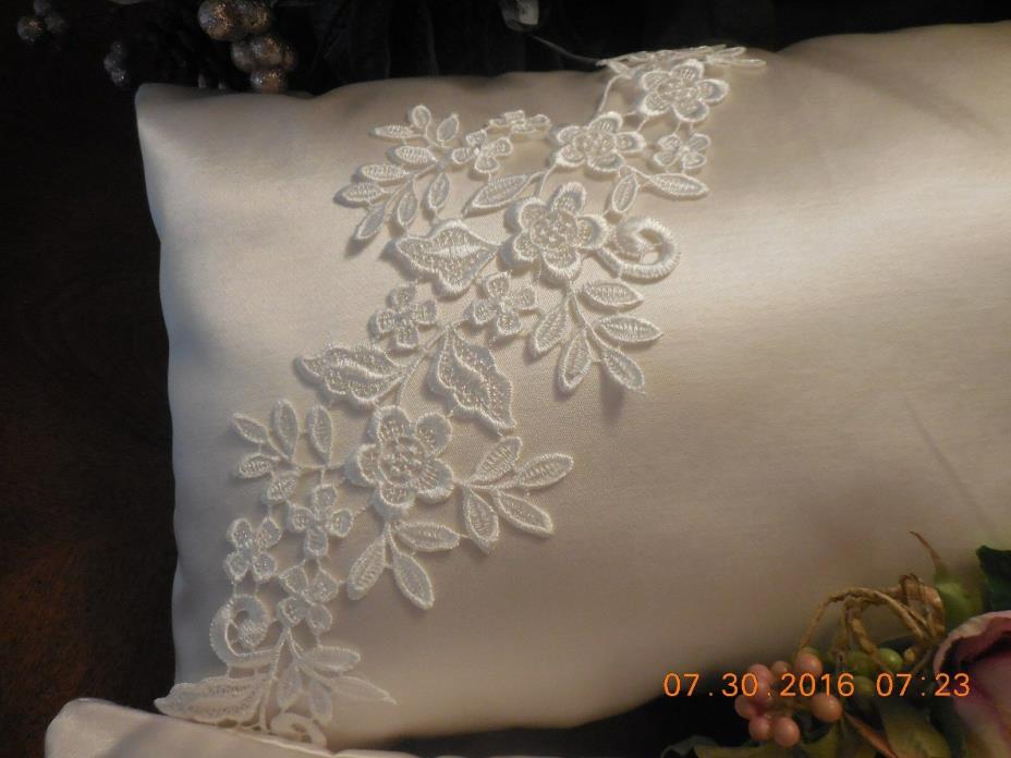 Couples' Church Wedding Kneeling Pillow Set( White Cream Satin)