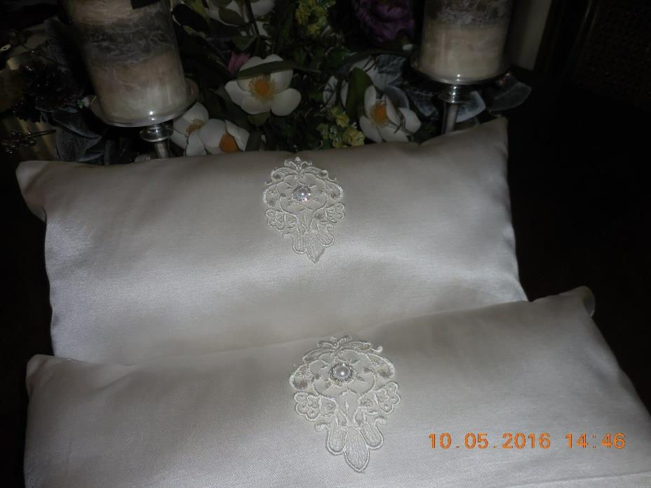Bride and Groom Wedding Kneeling Pillows( White Cream )