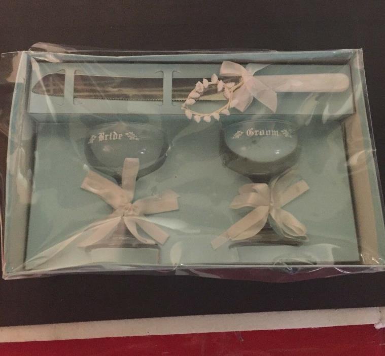 BRIDE AND GROOM CHAMPION GLASSES AND KNIFE SET FROM 1989