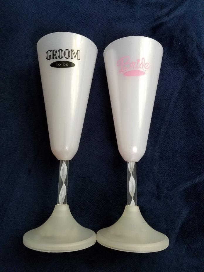 bride and groom wedding champagne flutes light up batteries included 9 in 8 oz