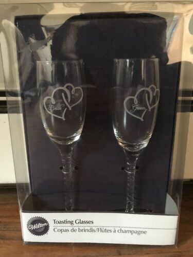 NEW Wilton Bride Groom Wedding Toasting Glasses Champagne Flutes