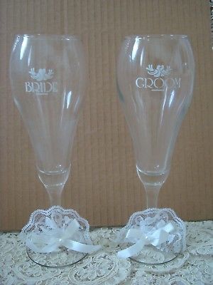 BRIDE & GROOM GLASS TOASTING GLASSES WITH BOWS ****SO PRETTY****