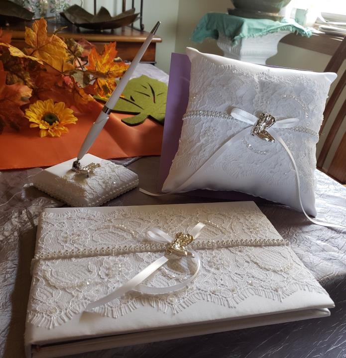 3 Piece Western Bridal: Guest Book, Pen Set and Ring Pillow