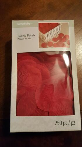 Simplicity Fabric Petals Red 250 piece