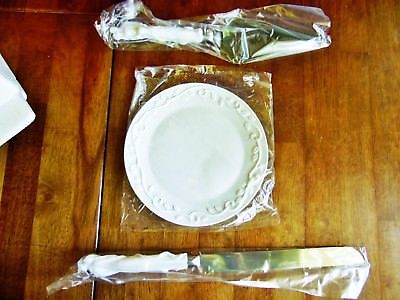 HALLMARK 2005 WEDDING CAKE KNIFE & SERVER SET W/PLATE BRIDE & GROOM PORCELAIN