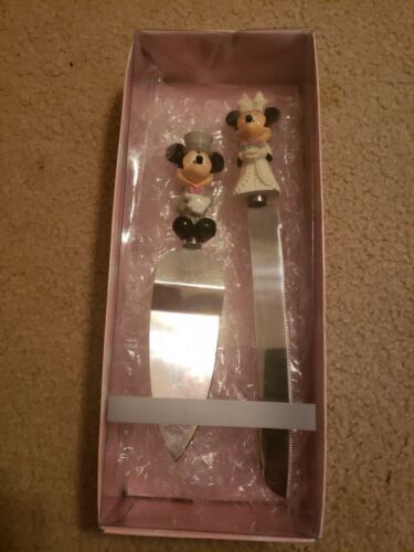 The Disney Store Wedding Mickey & Minnie Mouse cake server and knife