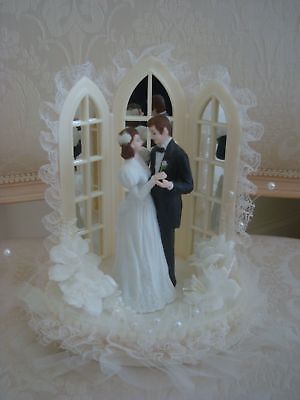 AWESOME BRIDE & GROOM WEDDING CAKE TOPPER WITH MIRRORED ARCHES ***SO UNIQUE***