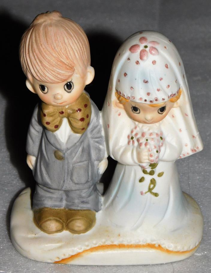 Bride Groom Porcelain Figurines Wedding Cake Topper 5 in. Keepsake Display Decor