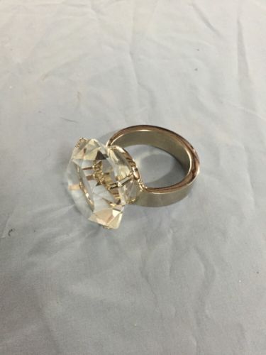 Glass Diamond Ring Napkin Holder