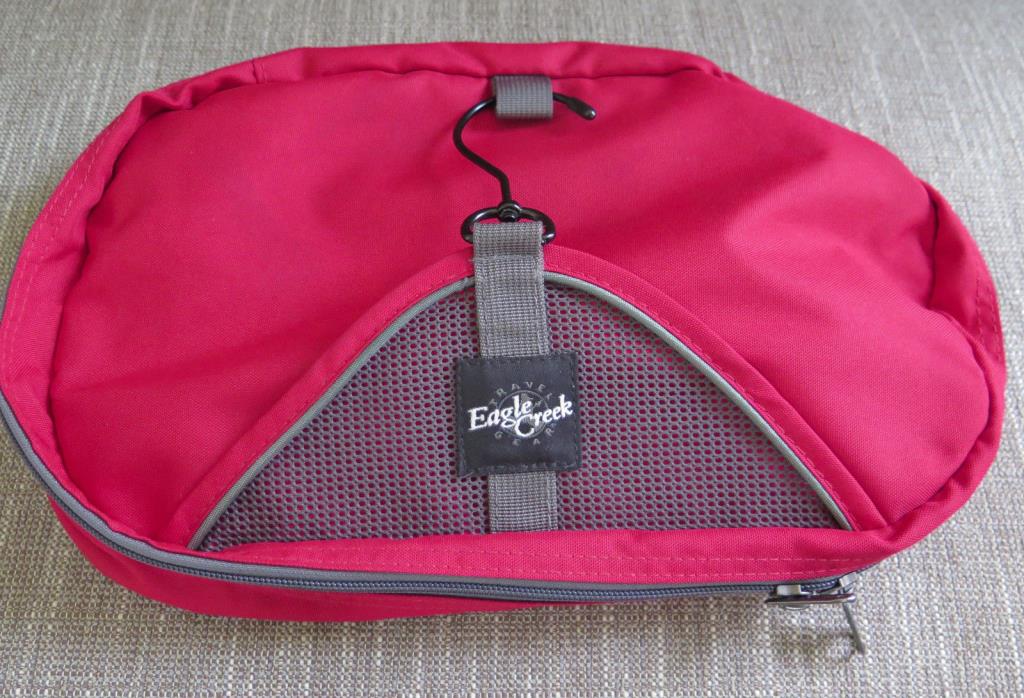 Eagle Creek Travel Gear Red Nylon Hanging Toiletry Bag 12.5 x 7.5 x 3 EUC