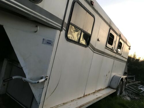 used gooseneck horse trailers