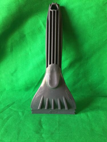 ICE SCRAPER Hopkins Hoppy Ice Chipper  Subzero Ice Ripper New (T)