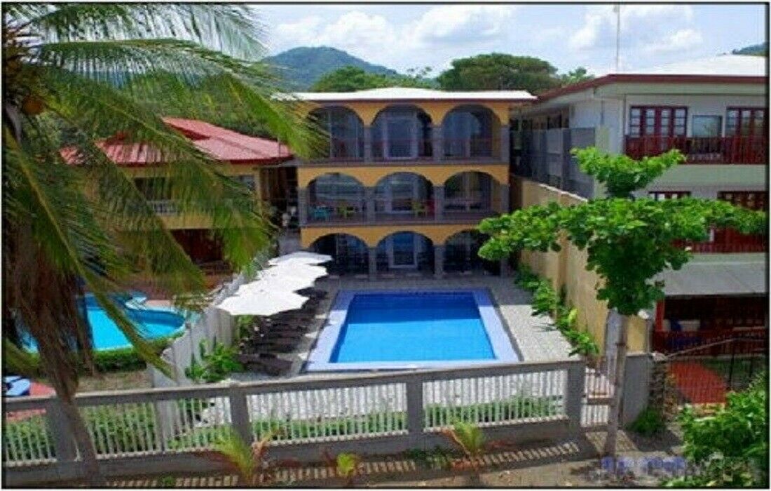 Spring Break in COSTA RICA 16 BEDROOMS / 18 BEDS • 4 NIGHTS ACCOMODATION