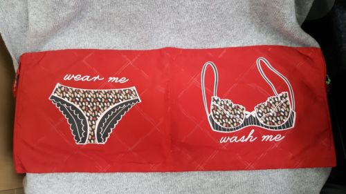 Vera Bradley Wash And Wear Organizer in TANGO RED *NWT