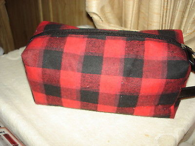ATTRACTIVE RED & WHITE PLAID MEN'S TRAVEL DOPP KIT BAG: NEW WITH TAG