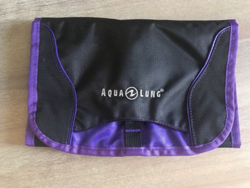 NWOT Aqualung Toiletry Bag Purple And Black