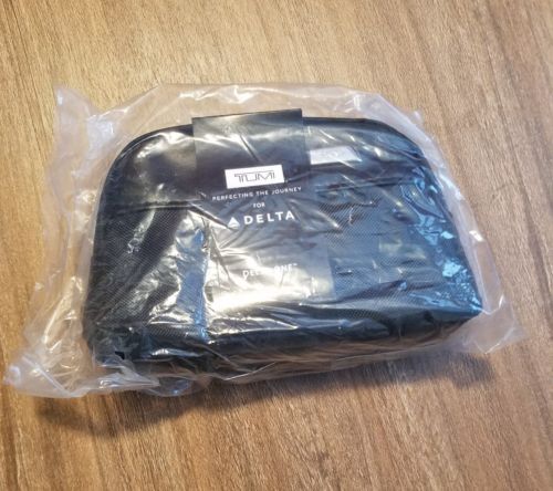 tumi delta one travel kit black soft case pouch amenity kit