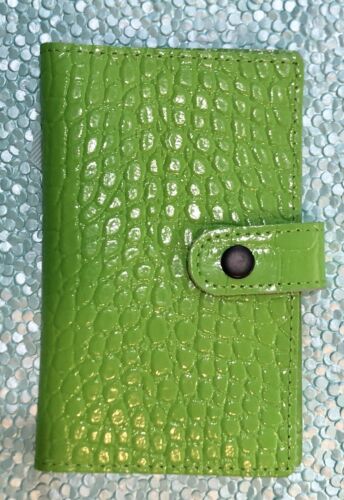 NWT ORDNING AND REDA O & R Trix Card Holder Leather Lime Green