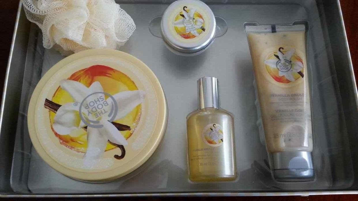 The Body Shop Vanilla Brulee  Boxed Picks Gift Box Set  Wash Soap Butter Scrub