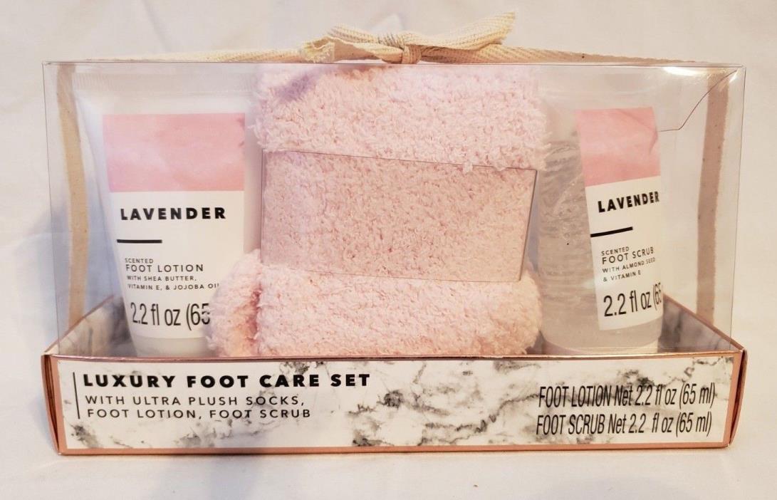 Luxury Foot Care Gift Set with Lavender Foot Lotion, Socks and Foot Scrub NEW