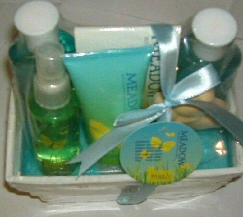 Large Spa Beauty Skincare Gift Basket Meadow Fragrance, Bath Gift Set For Women.