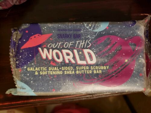 Perfectly Posh Out of This World Dual-Sided Snarky Bar Scrubby & Shea