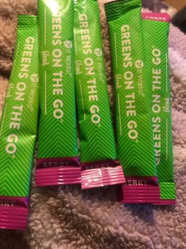 It Works 2 packets  Greens On The Go Berry New