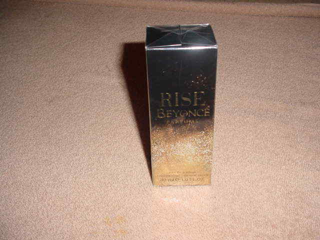 RISE Beyonce Parfums Eau De Parfum EDP Natural Spray for Women, 1 oz 30 mL  NEW