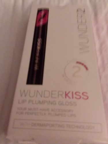 WUNDER2 Wunderkiss Lip Plumping Gloss, 0.135 Fluid Ounce