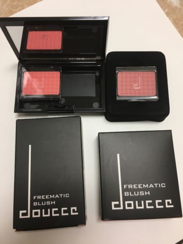 Doucce Freematic Blush with 2 Blushes NEW in Box!