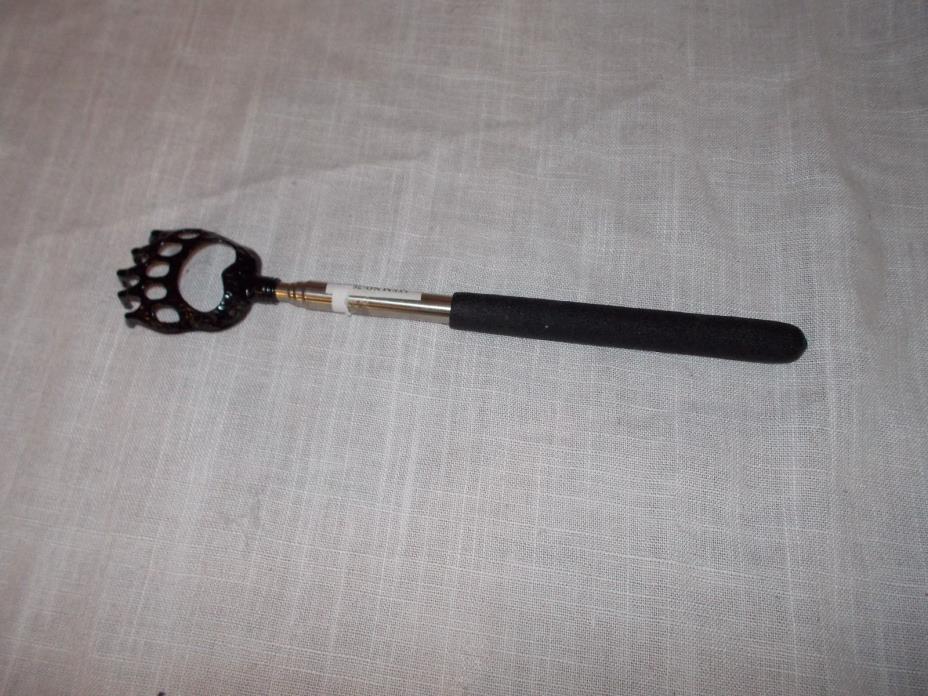 TELESCOPIC BACKSCRATCHER