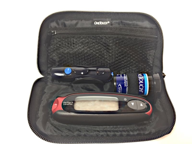 OneTouch Ultra Mini Blood Glucose Meter with Pouch, 7 strips